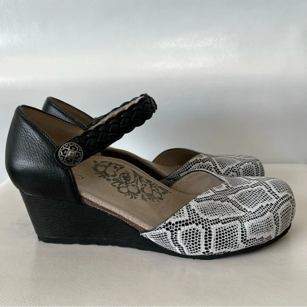 Aetrex Mia Leather Wedge Snake Print Black Mary Jane Shoes